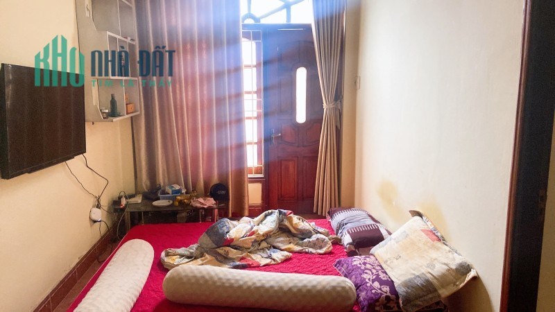 Đông Tác Đống Đa bán đất tặng nhà 3 tầng 56m 3 tầng gần phố cực thoáng nhỉnh 5 tỷ