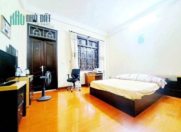 Bán gấp nhà phố Trần Duy Hưng, thông số đẹp long lanh, DT 56m2 ( 5m x 11m). Giá nhỉnh 8 tỷ.