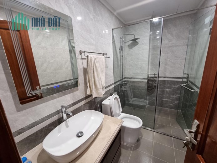 Bán nhanh! Bán gấp nhà quận Thanh Xuân, 75m2  8 tầng, ngõ xe tải,  full nội thất, giá chốt bất ngờ.