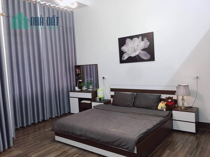 Bán nhà đẹp Võ Thị Sáu, diện tích 60m2, nhà mặt hồ ở hay kinh doanh đằng cấp giá 14 tỷ.