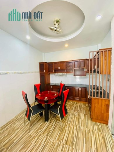 Bán nhà Đẹp Rẻ Q4 xe hơi ngũ trong nhà 
Ngang 5 x8m đúc 4tấm có 6 tỷ tí cách Q1-100m - Giảm 500