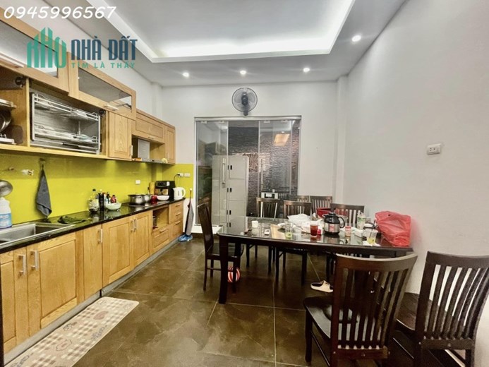 Bán nhà Nguyễn Khánh Toàn, 2 thoáng, ngõ thông oto, 75m mt 5.5m 13 tỷ 5