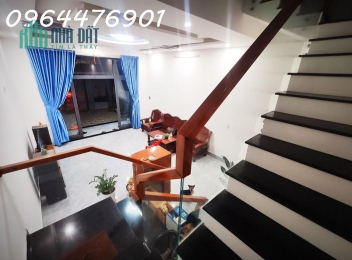 CỰC SỐC – NHÀ 2 TẦNG MỚI ĐẸP, DT 100M2, MẶT TIỀN ĐƯỜNG 7M5, ÔTÔ NGỦ TRONG NHÀ, CHỈ HƠN 2TỶ