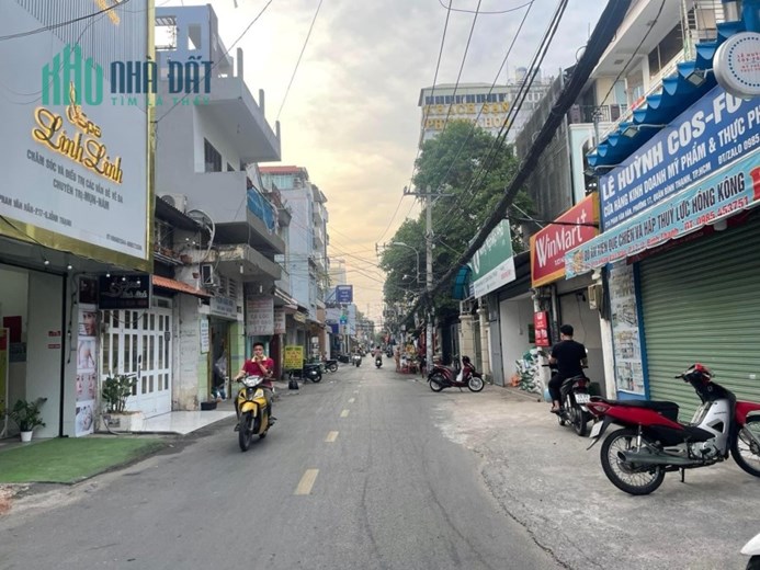 XEM NGAY KẺO TIẾC – NHÀ MẶT TIỀN CÁCH NHÀ THỜ ĐỨC BÀ Q.1 ĐÚNG 3 PHÚT- 2 Ô TÔ NGỦ TRONG NHÀ CHỈ 17.3
