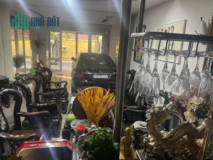 XEM NGAY KẺO TIẾC – NHÀ MẶT TIỀN CÁCH NHÀ THỜ ĐỨC BÀ Q.1 ĐÚNG 3 PHÚT- 2 Ô TÔ NGỦ TRONG NHÀ CHỈ 17.3