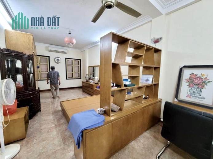 Lê Thanh Nghị, 70m x 4 tầng, 10 tỷ, mặt ngõ thông, ô tô đỗ cửa