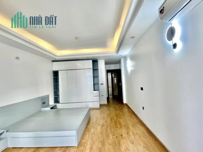NHÀ PHỐ NGUYỄN SƠN, DT72M, 5T, GIÁ CÓ 10 TỶ5, GARA Ô TÔ,  THANG MÁY, PHÒNG TẮM MASSAGE.