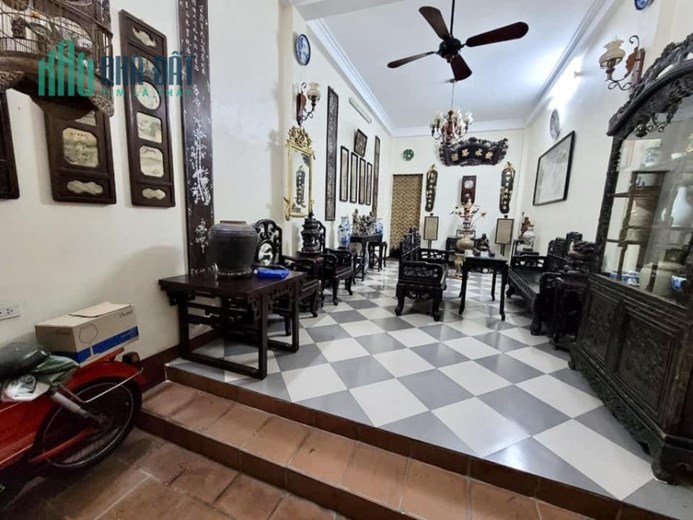 Lê Thanh Nghị, 70m x 4 tầng, 10 tỷ, mặt ngõ thông, ô tô đỗ cửa