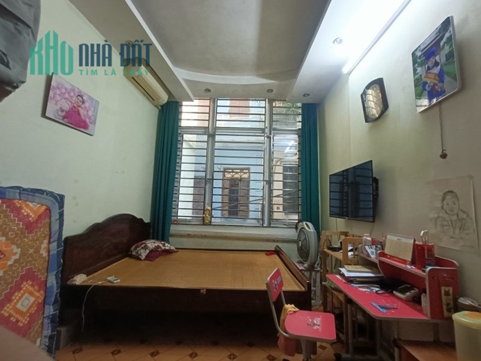 Bán nhà Nguyễn Trãi Thanh Xuân 46m 4 tầng 4 ngủ gần phố ở ngay tặng full nội thất nhỉnh 4 tỷ lh