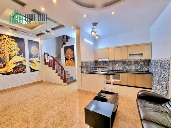 Chính chủ bán nhà mặt phố Giáp Bát 64m x 5 tầng, ô tô tránh, KD. 11.3 tỷ.
