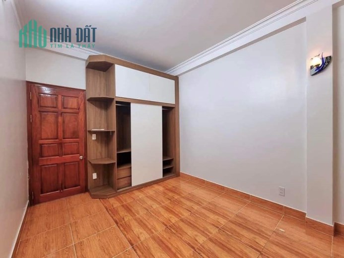 Chính chủ bán nhà mặt phố Giáp Bát 64m x 5 tầng, ô tô tránh, KD. 11.3 tỷ.