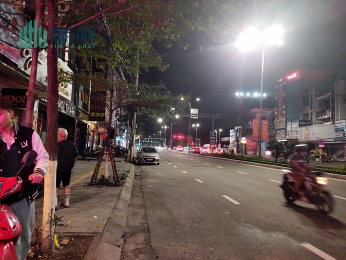 Sụp hầm - BÁN NHÀ 4,5 TẦNG MẶT TIỀN ĐƯỜNG NGUYỄN TRI PHƯƠNG - TRUNG TÂM THÀNH PHỐ - Giá rẻ nhất thị