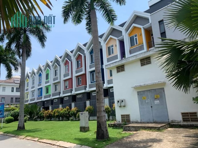 Nhà Thô  Quốc Lộ 13 Hiệp Bình Phước 68m Chỉ 5.8 tỷ - ô tô quay đầu thoải mai