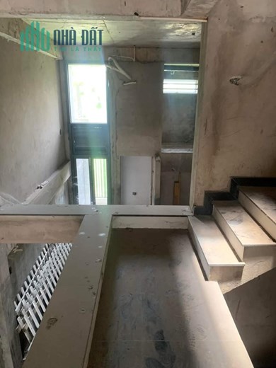 Nhà Thô  Quốc Lộ 13 Hiệp Bình Phước 68m Chỉ 5.8 tỷ - ô tô quay đầu thoải mai