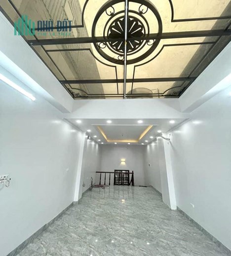 Bán nhà Tạ Quang Bửu, 45m x 5 tầng, mặt ngõ thông, ô tô đỗ cửa