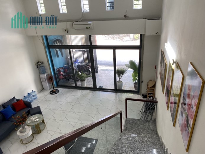 Nhà rộng rãi 7x14m đẹp sân xe hơi, kinh doanh tốt, giáp Gò Vấp