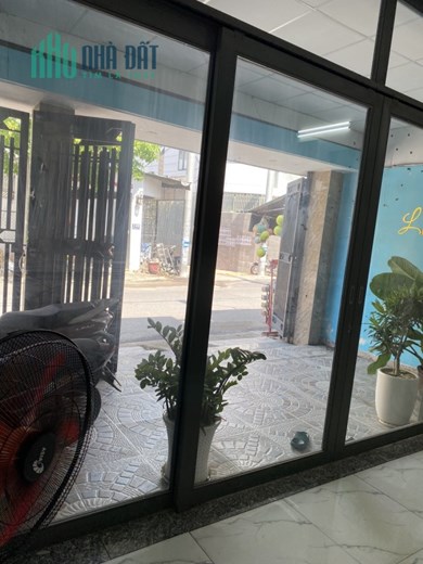 Nhà rộng rãi 7x14m đẹp sân xe hơi, kinh doanh tốt, giáp Gò Vấp