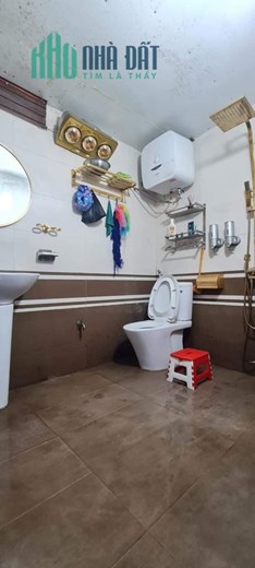 Bán căn nhà tập thể Thanh Xuân Bắc rộng 140m2, 3PN, 3WC, 2.8 tỷ