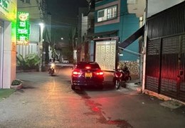 Nhà ở ngay trệt lầu hẻm ô tô - Đối diện vạn phúc Hiệp Bình Phước chỉ  3.8  tỷ