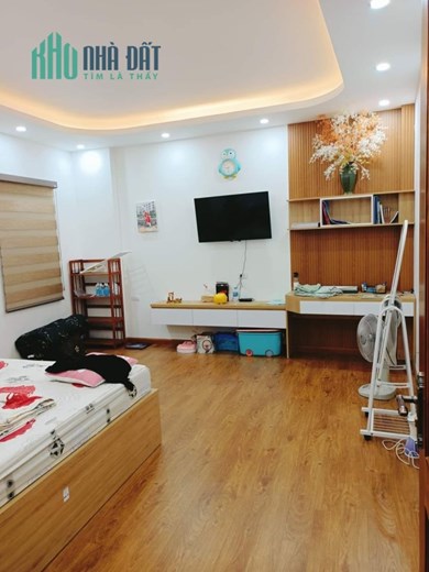 VÍP LUÔN. Nhà đẹp dân xây Phố Trần khát chân, Hai Bà Trưng, 30 m ra phố, 5 phút lên hồ Gươm. Dt