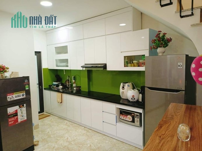 VÍP LUÔN. Nhà đẹp dân xây Phố Trần khát chân, Hai Bà Trưng, 30 m ra phố, 5 phút lên hồ Gươm. Dt