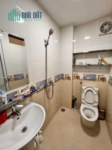 Lê Thanh Nghị, nhà mới, phân lô, 1 ngoặt ra phố, 46m2, 5 tầng, MT 4.2, giá chỉ 4.9 tỉ
