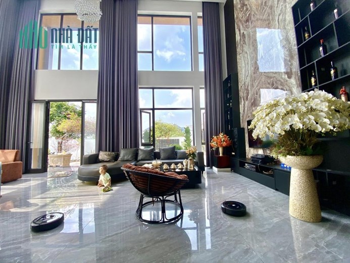 Chủ trẻ vào Sài Gòn! Bán nhà 7 tầng - có thang máy - PL Hoàng Cầu - Đống Đa 80m2 MT: 5m 22  tỷ