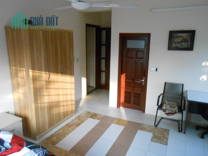 Căn 2 ngủ đẹp, full nt, sáng, thoáng, gần cv nước, ao sen, hồ Tây.