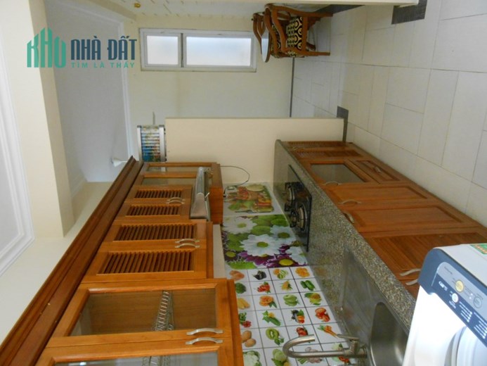 Căn 2 ngủ đẹp, full nt, sáng, thoáng, gần cv nước, ao sen, hồ Tây.
