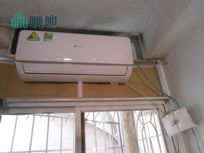 Tầng khép kín 26m2, chợ Hôm, sáng thoáng trước sau, ở ngay