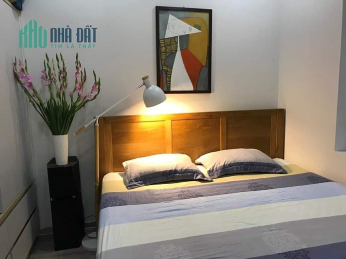 Bán căn hộ chung cư The Golden An Khánh 32T cửa tây nam ban công đông bắc, 2 phòng ngủ, sổ hồng lâu