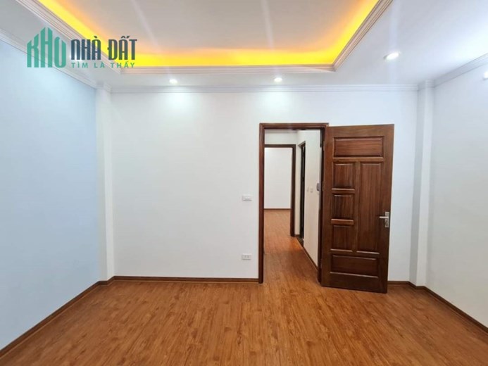Trung Tâm Huyện Thanh Trì 45m2 / 5 tầng, oto đỗ cổng, 1km ra cầu Văn Điển, 2,7 tỷ