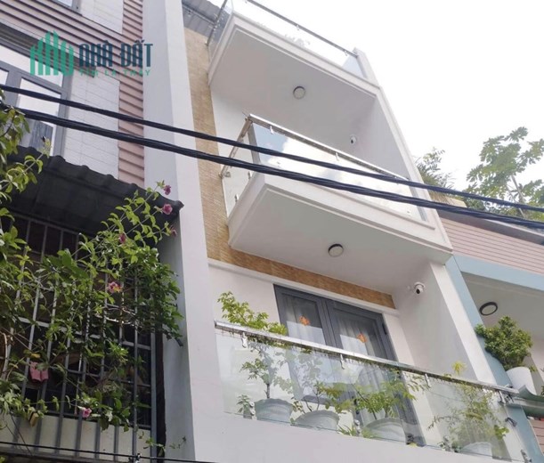 Chính chủ gấp bán giảm sốc 2,5 tỷ nhà Tân Bình đường Lạc Long Quân 5 tấm