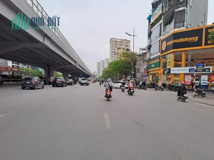 Bán nhà mặt phố Phạm Văn Đồng thang máy, vỉa hè, tầng hầm, MT rộng KD đa hệ, nhỉnh 11 tỷ