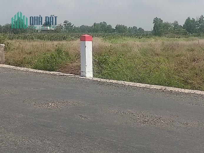 CHÍNH CHỦ Cần Bán Gấp Lô Đất Lúa Mặt Tiền Đường Nhựa Phùng Hưng, Thị Xã La Gi