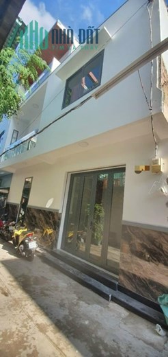 Nhà bán Q11, ô tô tới nhà Lạc Long Quân, ngang 8.5m chỉ 5.1 tỷ