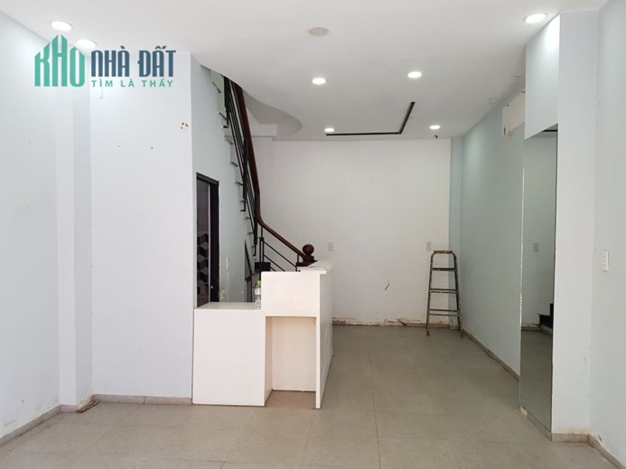 GIÁ MỚI CHỈ CÒN 5.9 TỶ - MT LÔ GÓC ĐƯỜNG DUY TÂN P15 PHÚ NHUẬN - NGANG 4M