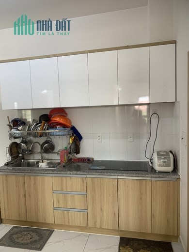 Cho thuê căn hộ lầu cao view hồ bơi tại thủ đức