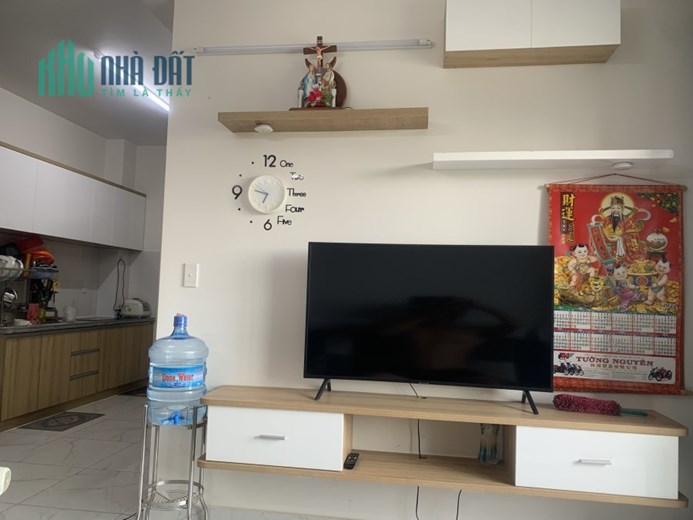Cho thuê căn hộ lầu cao view hồ bơi tại thủ đức