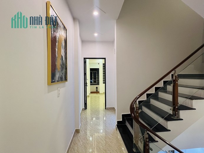 8.NHÀ ĐẸP MIẾU HAI XÃ FULL NỘI THẤT CÓ SÂN ĐỂ XE GIÁ RẺ