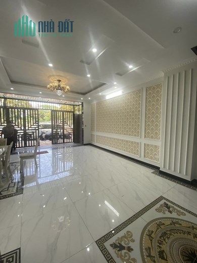 BÁN NHÀ BỒ ĐỀ - LONG BIÊN - NẰM GIỮA NGÕ KINH DOANH - Ô TÔ TRÁNH CÁCH PHỐ 200M