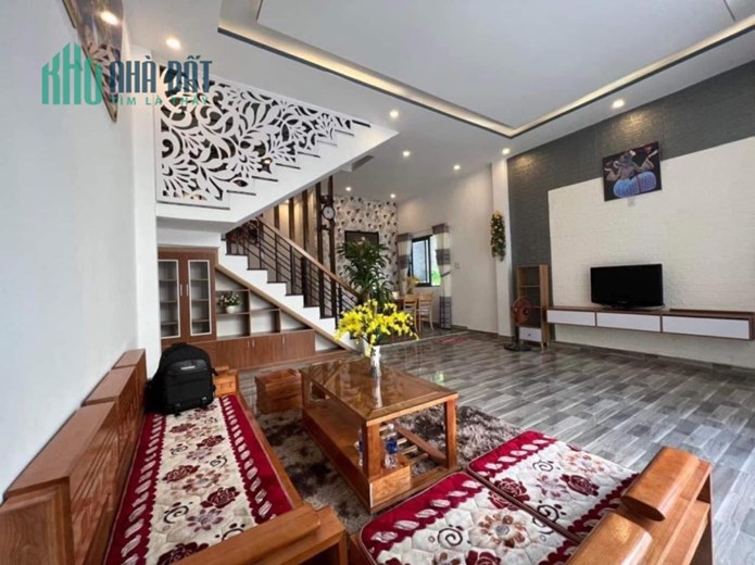 Nhà phố trung tâm Trưng Nữ Vương mới –đầy đủ nội thất  đường thông ô tô tránh nhau giá 3 tỷ chút Lh