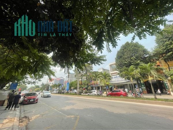 Bán nhà 2 tầng mặt tiền đường Quang Trung phường Đông Vệ