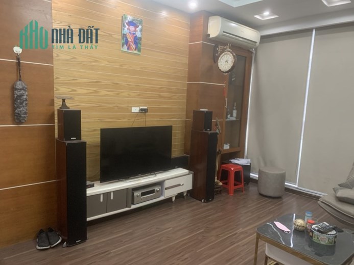 Chính chủ cho thuê nhà mặt phố Hoàng Cầu , Đống Đa, Hà Nội.