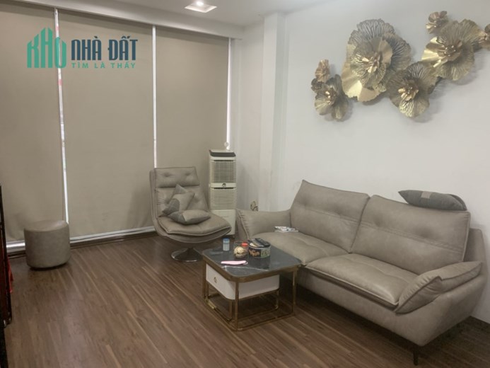 Chính chủ cho thuê nhà mặt phố Hoàng Cầu , Đống Đa, Hà Nội.