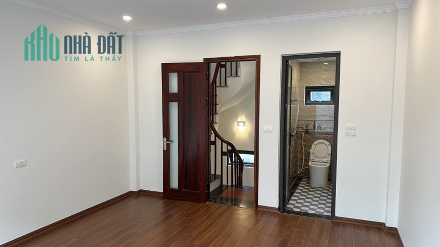 Bán ngôi nhà 46m2 phố Âu Cơ, Tây Hồ Chủ tự xây 5 phòng ngủ 10m 2 Ô tô tránh 4.5 Tỷ