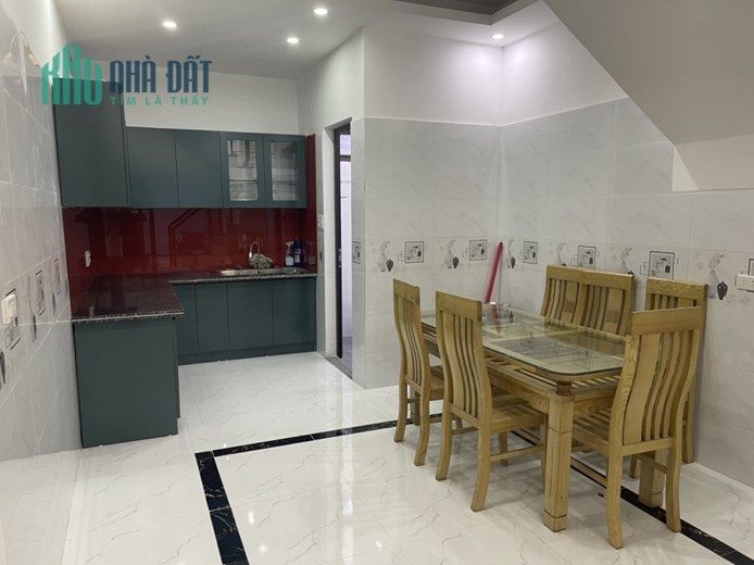 Bán nhà tại 241 Lạch Tray, diện tích  56m 4 tầng, GIÁ 3.3 tỉ ngõ nông ngay Cầu Rào