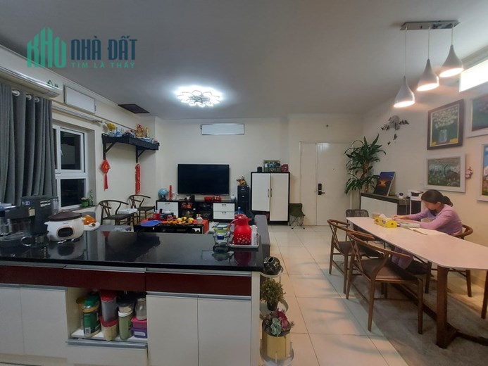 Bán căn nhà 74m2 phố Âu Cơ, Tây Hồ 5 ngủ Ô tô đỗ cổng Ngõ 2 Ô tô tránh 10m 5.95 Tỷ