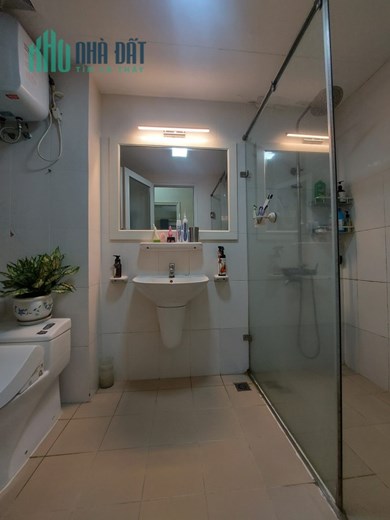 Bán nhà 74m2 phố Âu Cơ, Tây Hồ 5 phòng ngủ Ô tô đỗ cổng 10m Mặt phố 5.7 Tỷ