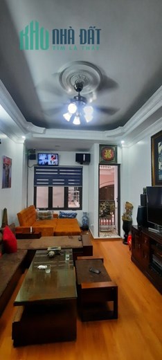 Bán nhà phố 8/3, ngõ thông tứ tung, đi bộ ra Time City, DT37m2, giá 3.5 tỷ.